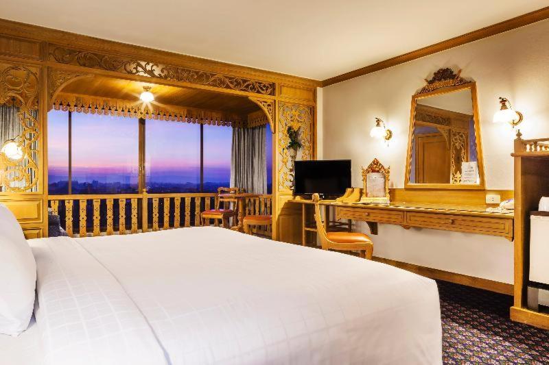 Lotus Pang Suan Kaew Hotel Chiang Mai Rum bild